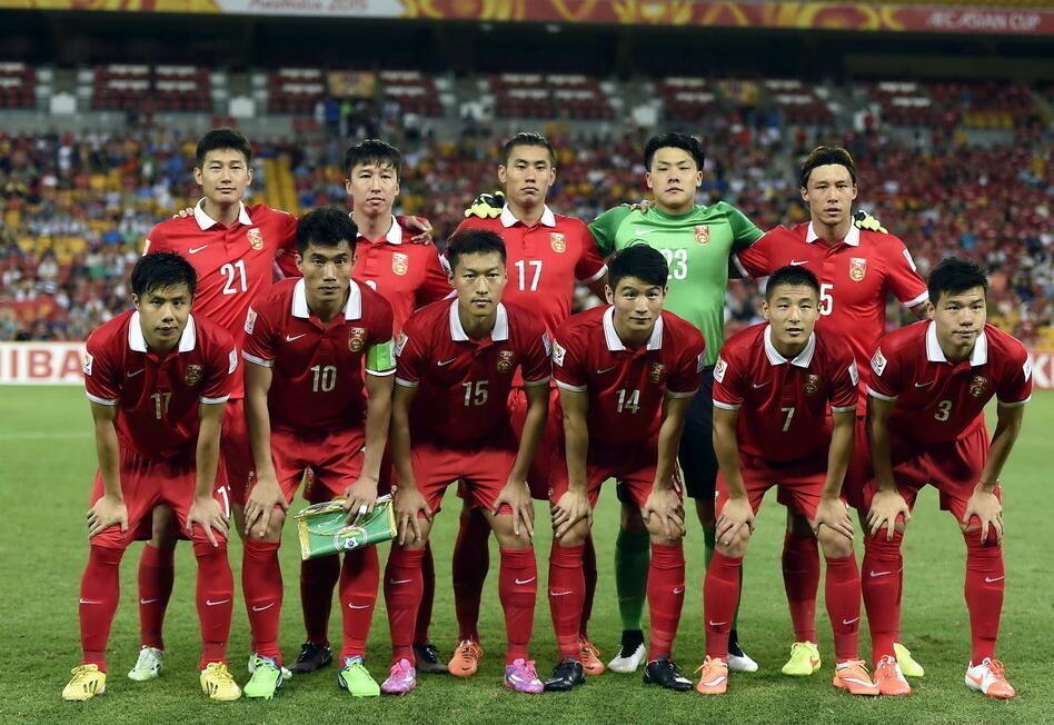 這套首發如何？國足上次贏沙特在2015年，于海任意球折射一劍封喉