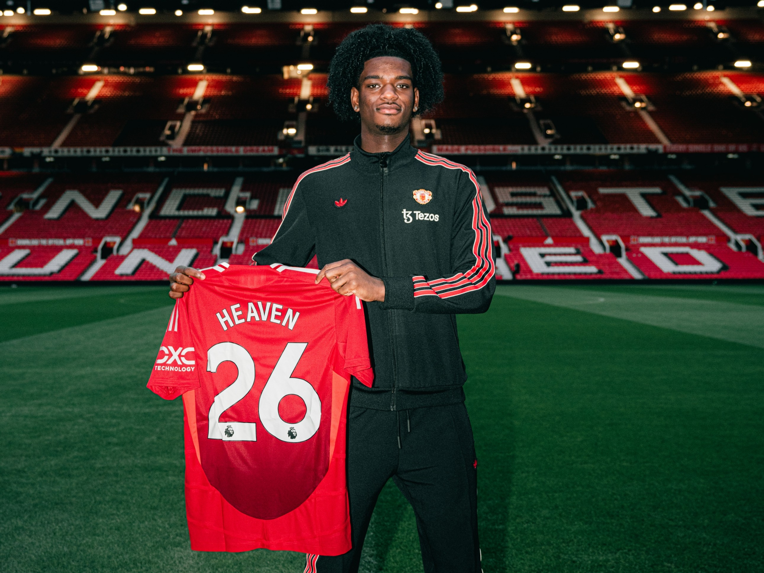 1月剛從阿森納轉投而來！曼聯18歲中衛海文完成英超首秀