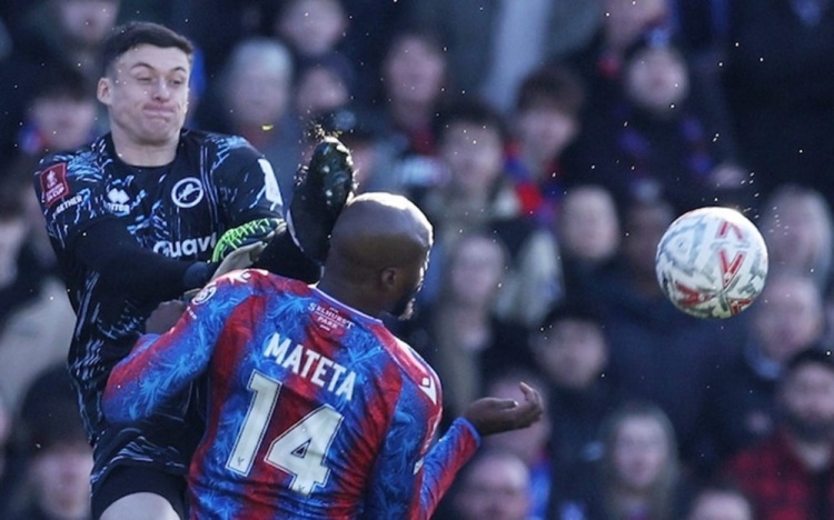 標晚：米爾沃爾球迷唱歌諷遭飛踹的馬特塔，稱“縫25針還是少了”