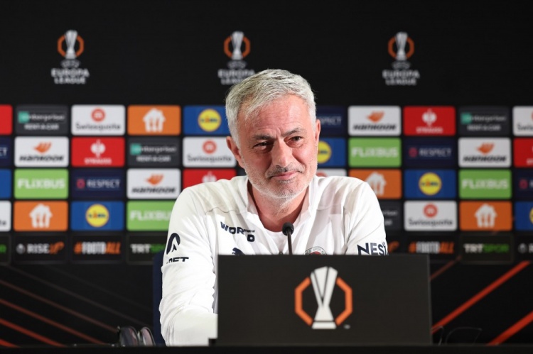 穆帥:剛來這我以為是尋常的競技拼搏 現在意識到這戰斗遠超想象