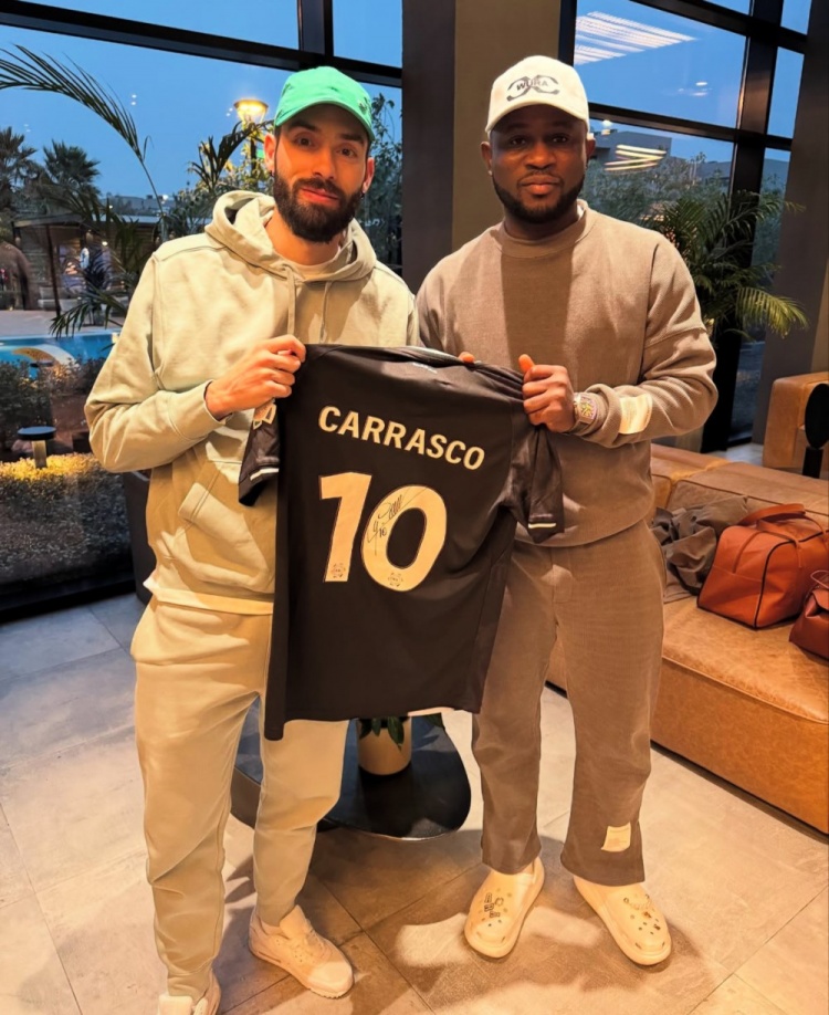 大連一方舊將艾力士合影卡拉斯科:在大連的日子仿佛就像昨天