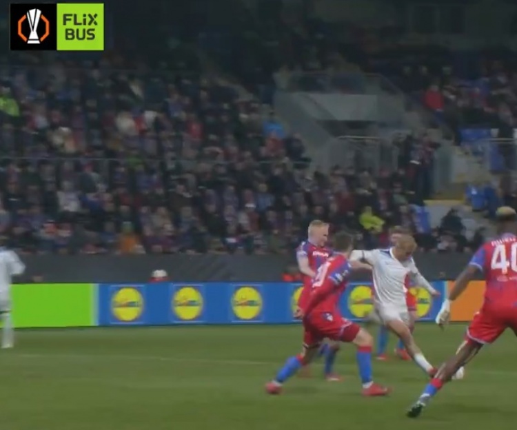 官方:伊薩克森為拉齊奧內切打進絕殺,當選歐聯杯今日最佳進球