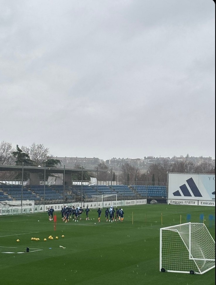 記者:呂迪格因流感缺席皇馬今日訓練,能否出戰巴列卡諾存疑