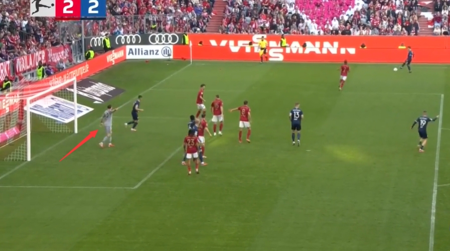 小孩哥心里苦!丟球前烏爾比希指出防守隱患,無人協防&博伊冒頂