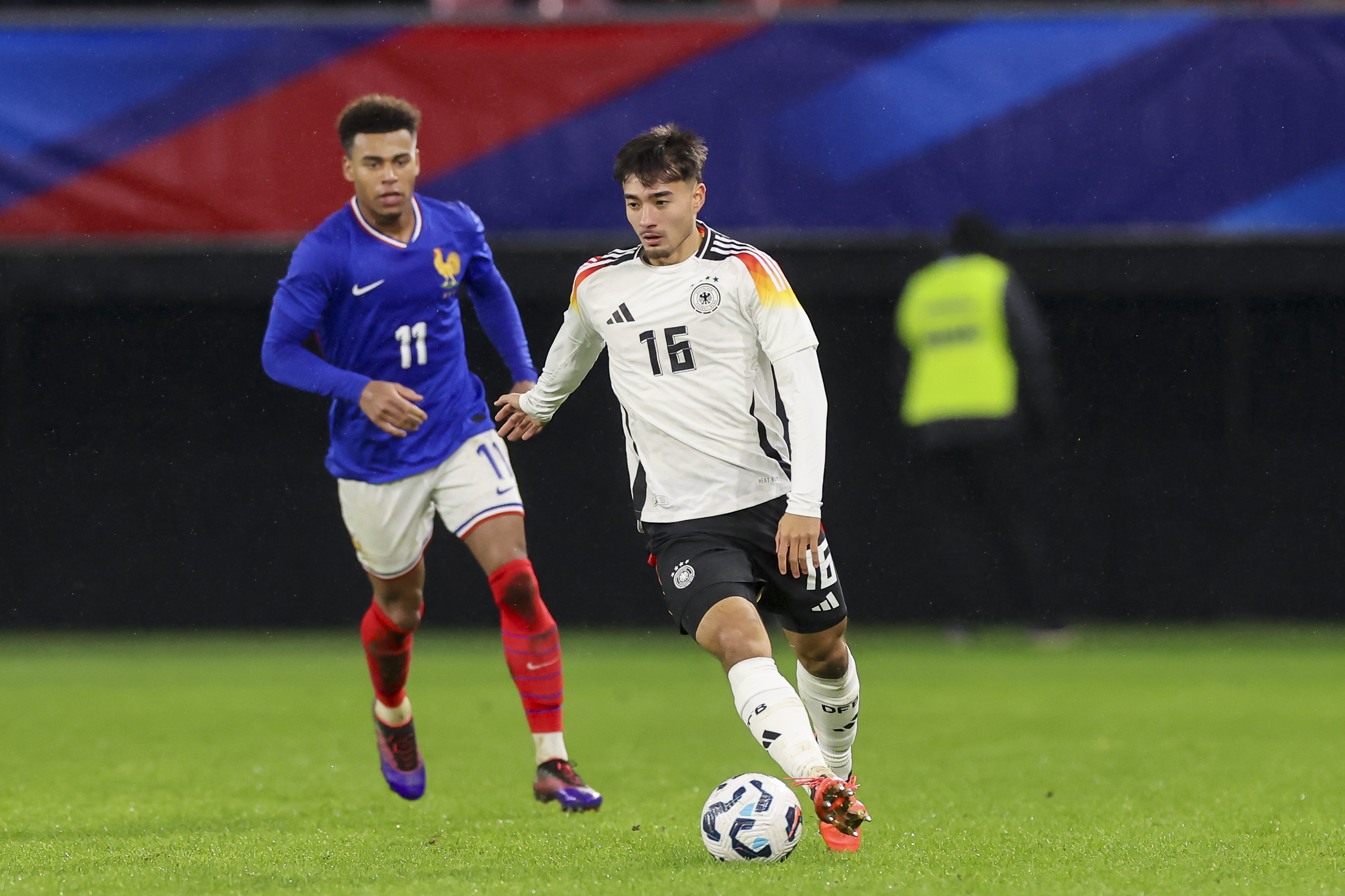 韓國也要歸化!韓國主帥親承,已接觸21歲德國中場新星卡斯特羅普