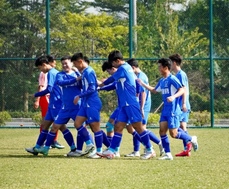 全民足球 | 決定踢職業聯賽之后,被更多人看到之前