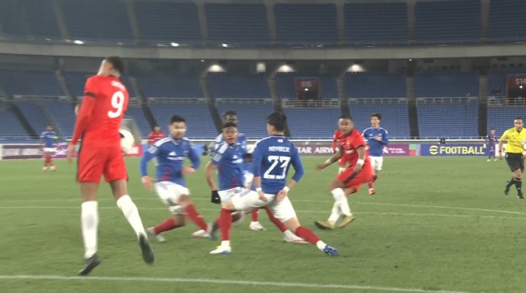 半場(chǎng)數(shù)據(jù):海港射門(mén)8-6領(lǐng)先&射正4-5 控球率傳球成功率均高于橫濱