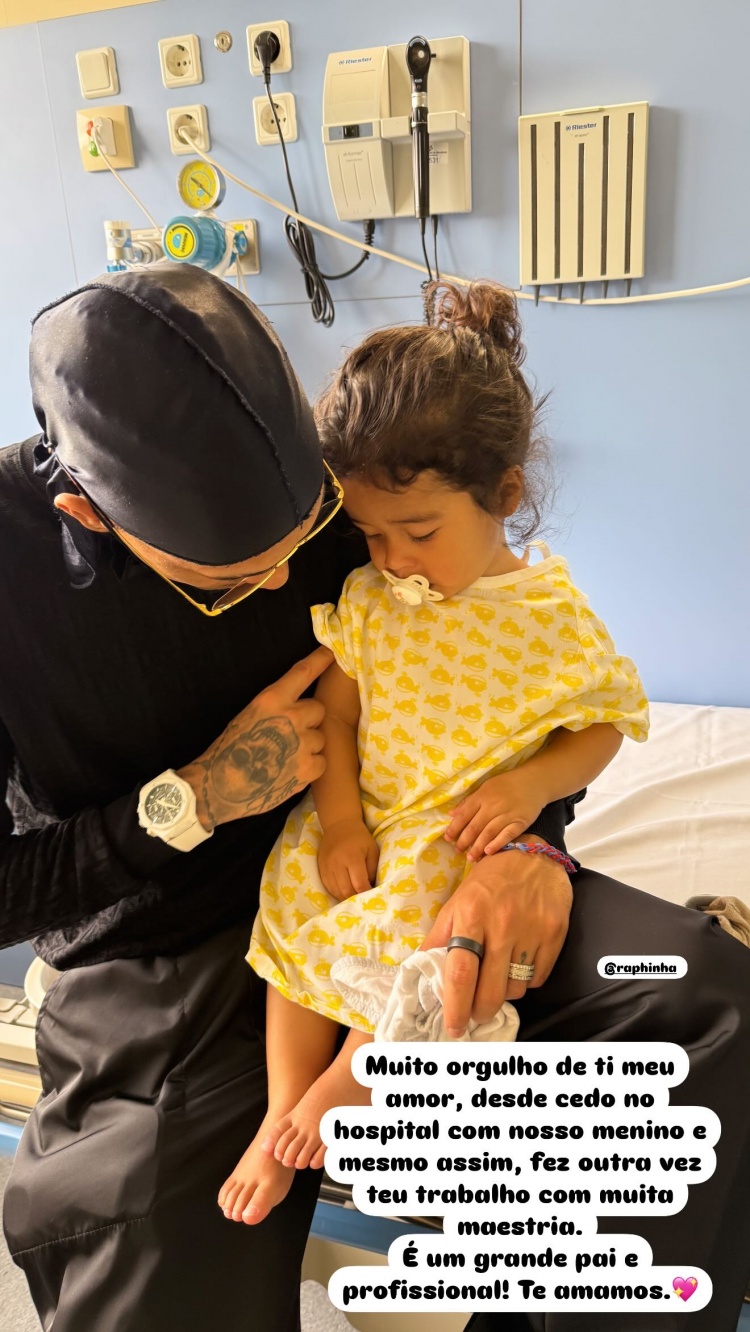 賽前在醫院照看孩子!妻子社媒感謝拉菲尼亞:親愛的,我為你驕傲