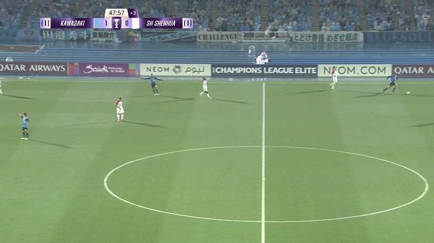 還好吹了!主裁判提前吹半場哨,川崎前鋒外援都已經長驅直入了!