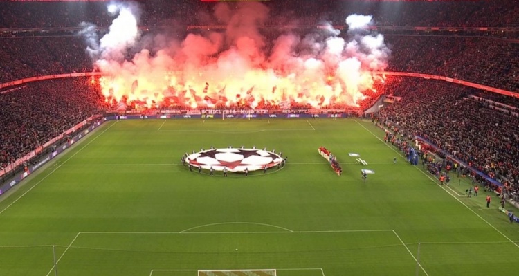 球迷在對陣藥廠時燃放煙火，拜仁被罰款5萬歐+關閉部分球場看臺