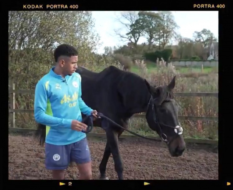 薩維尼奧:足球以外的愛好是馬,曼市多雨又冷但我過得很開心