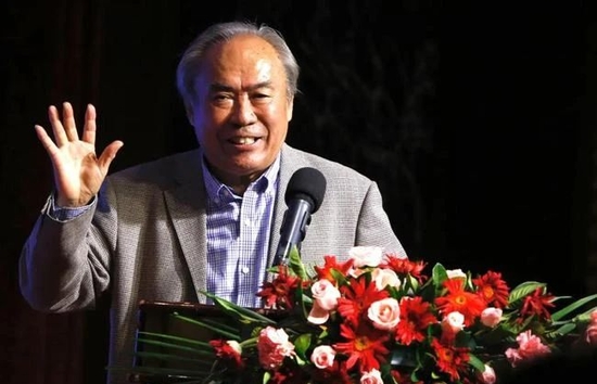 詹俊悼念嚴俊君:《足球》報伴隨著我成長,是我和父親共鳴的橋梁