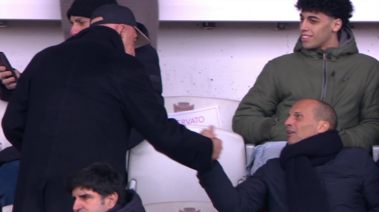 曾共事多年!阿萊格里觀戰(zhàn)蒙扎vs帕爾馬,并與加利亞尼握手致意