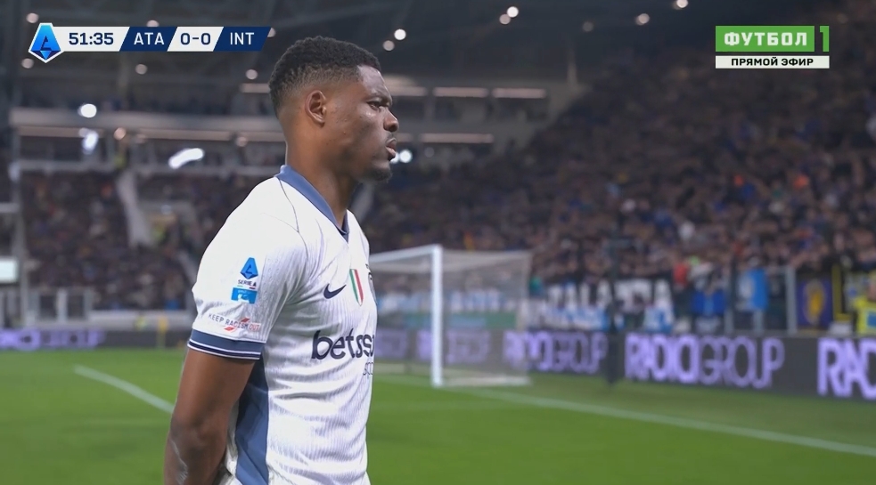 看臺(tái)出現(xiàn)醫(yī)療事故,國(guó)米vs亞特蘭大第51分鐘一度中斷