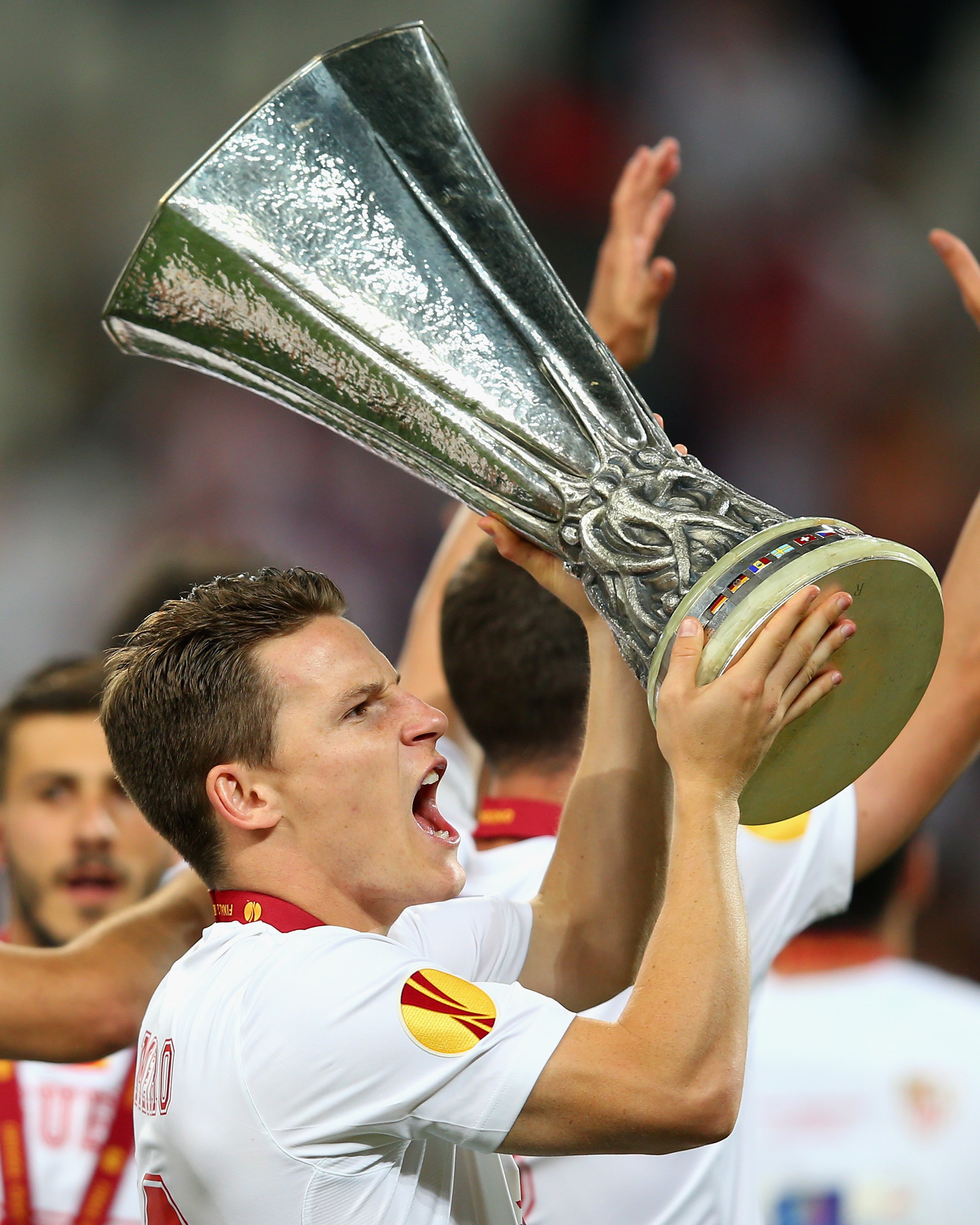 4奪歐聯杯冠軍!官方:37歲前塞維利亞、馬競前鋒加梅羅宣布退役