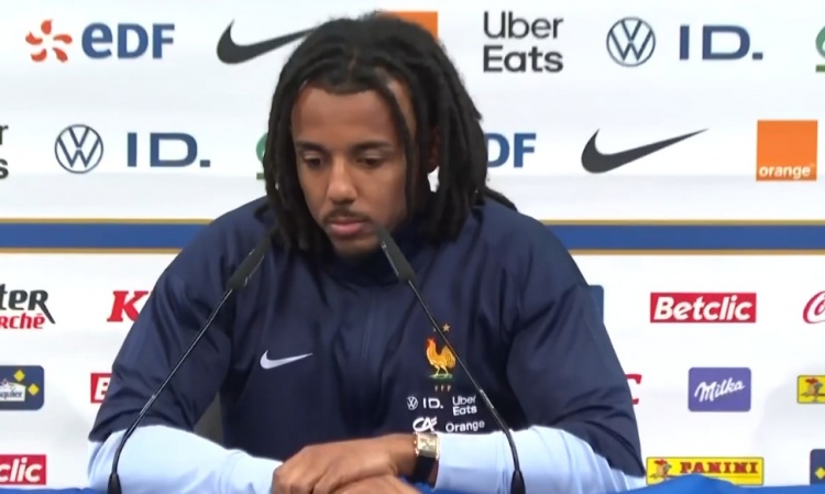 金球獎?孔德:巴薩&法國隊友表現(xiàn)都極其出色 很難確定熱門人選