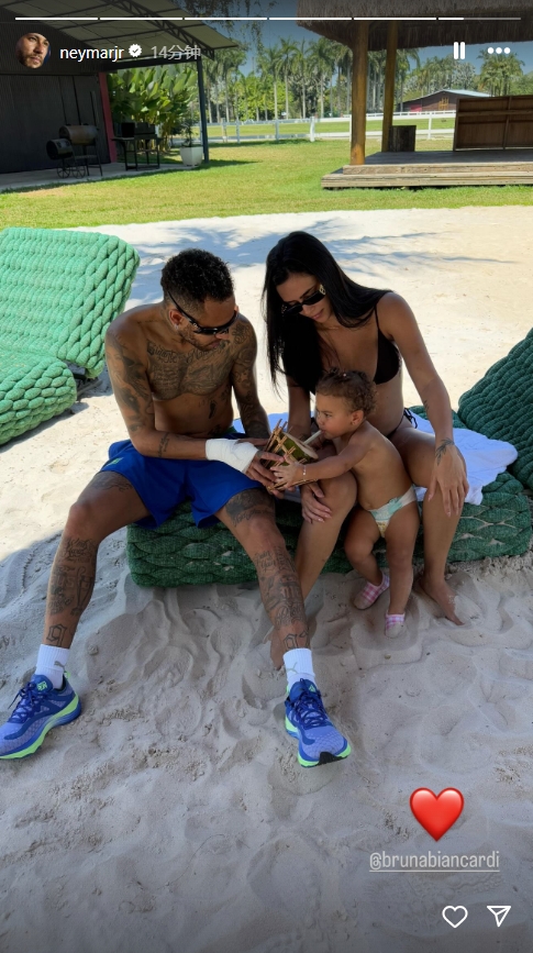 不受場外風波影響!內馬爾社媒曬照:與伴侶一起帶娃