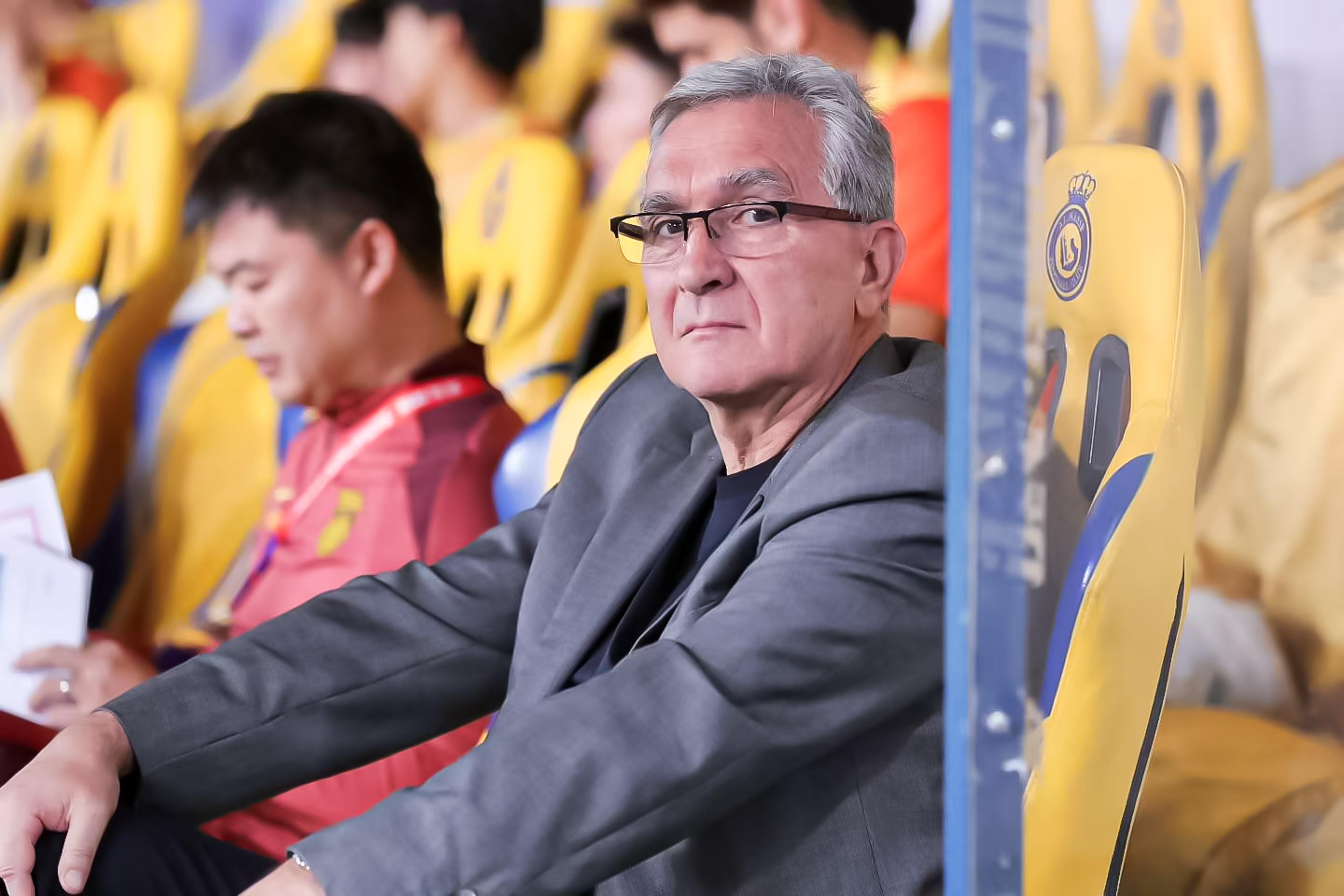 林良銘紅牌&蔣光太傷退,國(guó)足下半場(chǎng)如何調(diào)整?死守1分or換塞鳥?