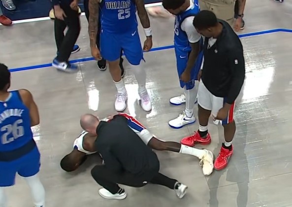 愿無大礙！小哈達威右腳踝受傷痛苦倒地 本場比賽不回歸