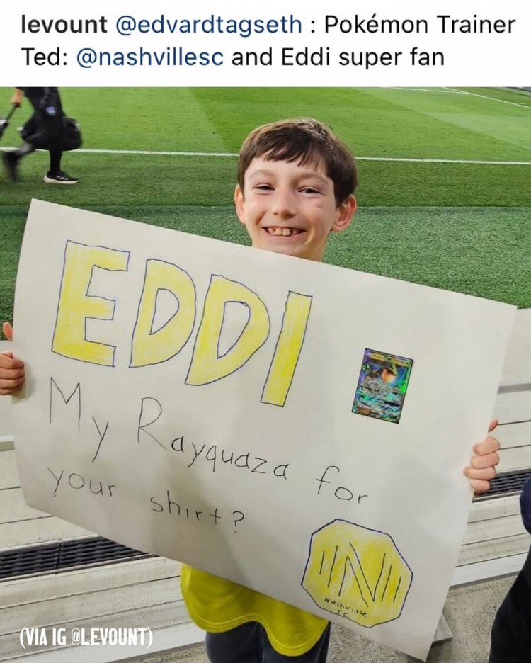 有愛(ài)!美國(guó)小球迷用寶可夢(mèng)卡牌換到偶像球衣