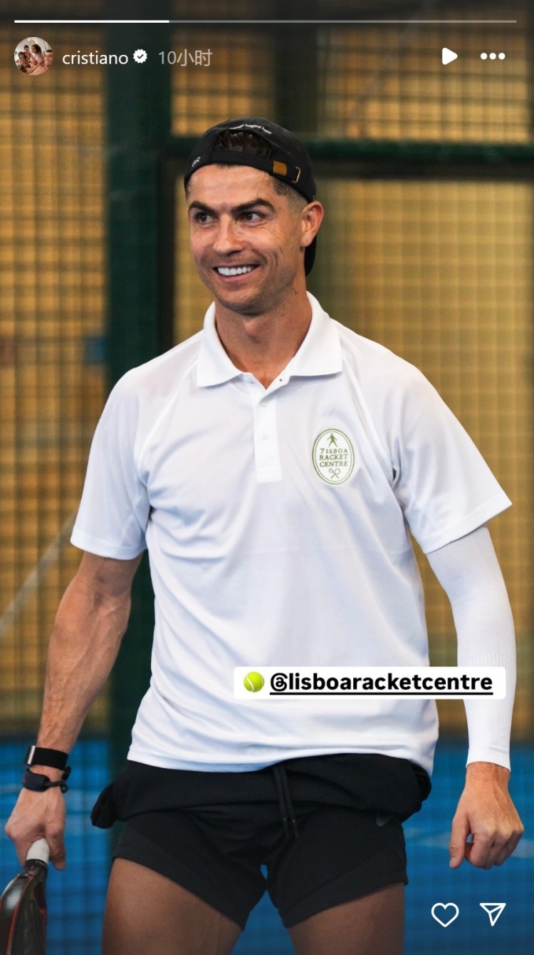 休閑時光!C羅社媒曬打板式網球照片