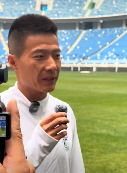 呂鵬:每個球員都希望在中超展示自己,英博今年目標肯定是保級