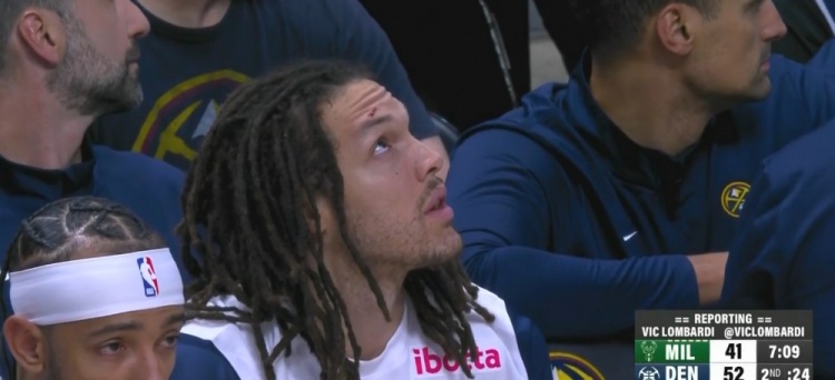 阿隆-戈登眉角流血&有很明顯的傷口 目前3犯在場下休息