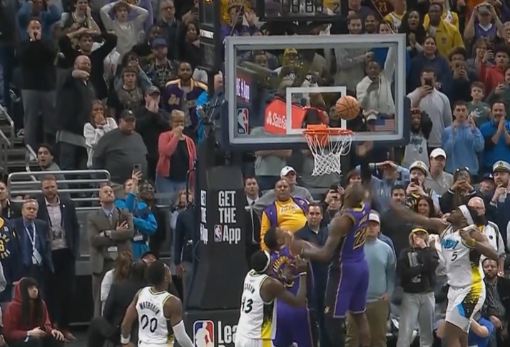 Skip:勒布朗壓哨絕殺拯救湖人 這空位補籃比上籃都容易