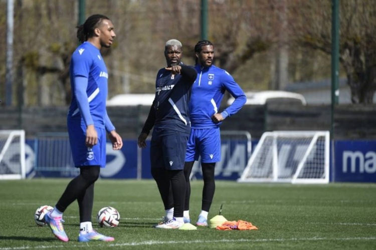 西塞:我現在是歐塞爾的前鋒教練、媒體顧問和音樂DJ!