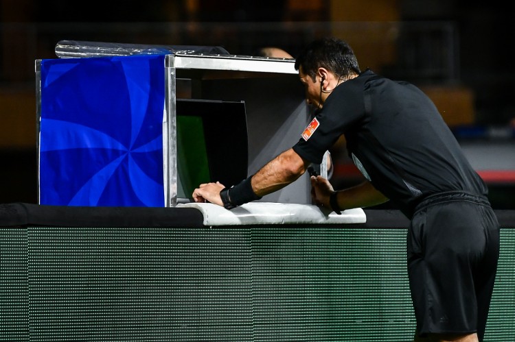 記者:意足協正式請求FIFA引入VAR挑戰規則,由意丙和意女足試行