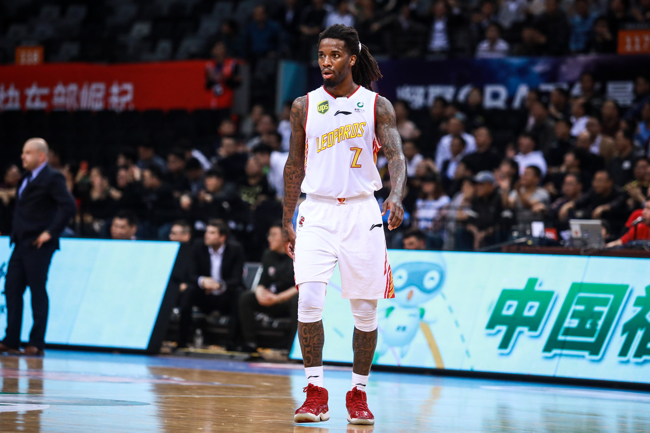 直播吧:廣廈新外援伯頓預計明日抵滬 但預計不會出戰與上海比賽