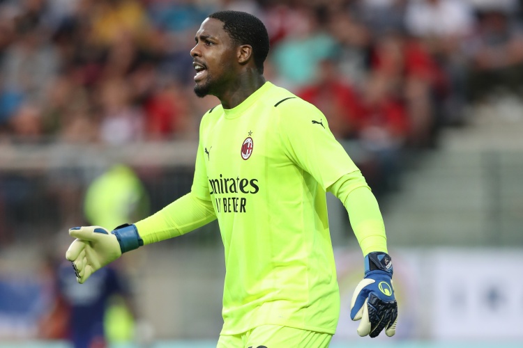 米體:邁尼昂表現(xiàn)下滑,他與米蘭的續(xù)約協(xié)議已被擱置