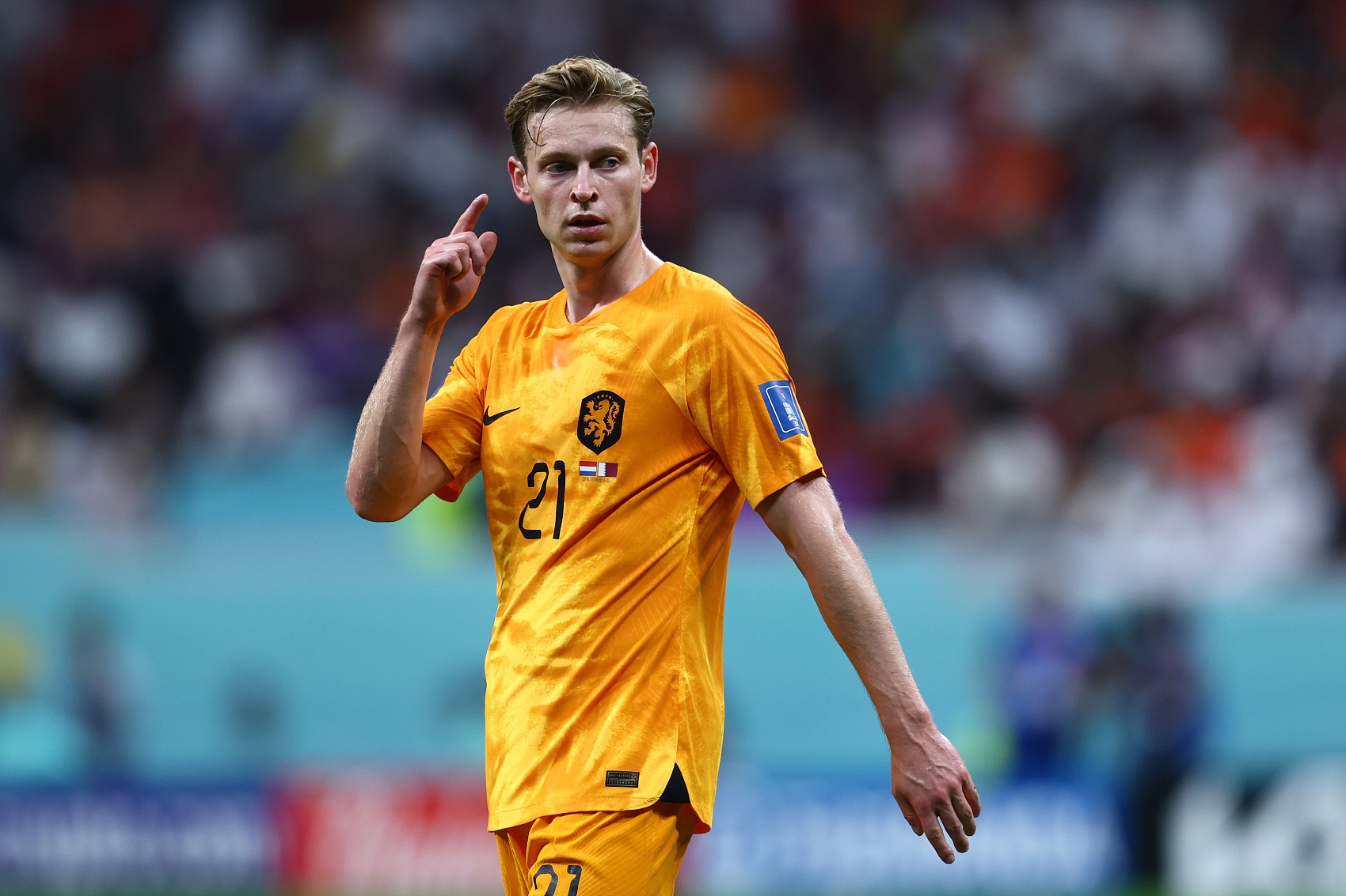 每體：德容的身體已無大礙，他參加了荷蘭國家隊(duì)本周二訓(xùn)練