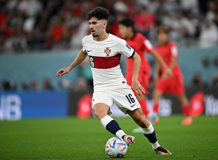 被葡萄牙主帥稱為“大師”!維蒂尼亞:我要不辜負(fù)這些贊揚(yáng)