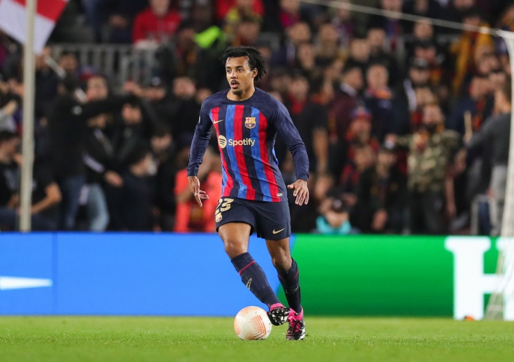 每體:巴薩計劃補強右后衛 孔德將面臨隊內競爭