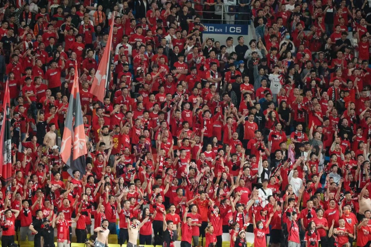 記者：上賽季申花泰山蓉城遠征球迷總人次超2萬，國內僅中超如此