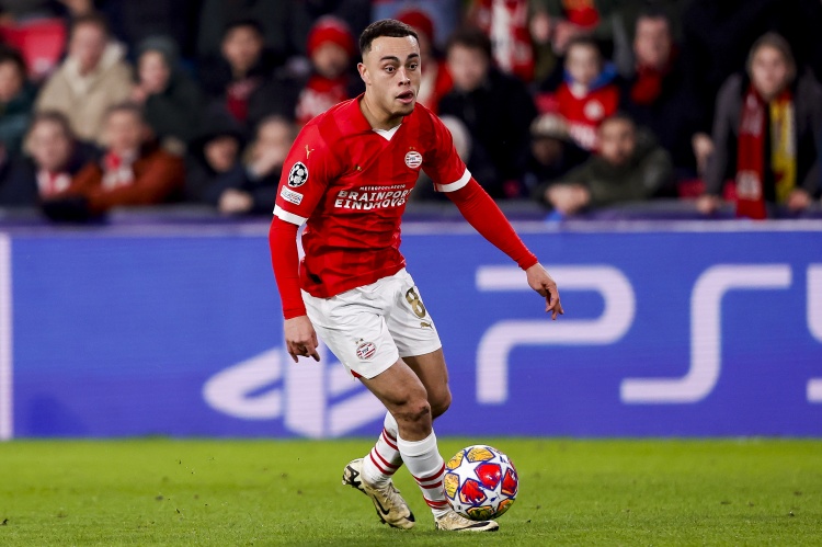 已傷缺11個月!德斯特復出為埃因霍溫替補出戰30分鐘,獲球迷掌聲