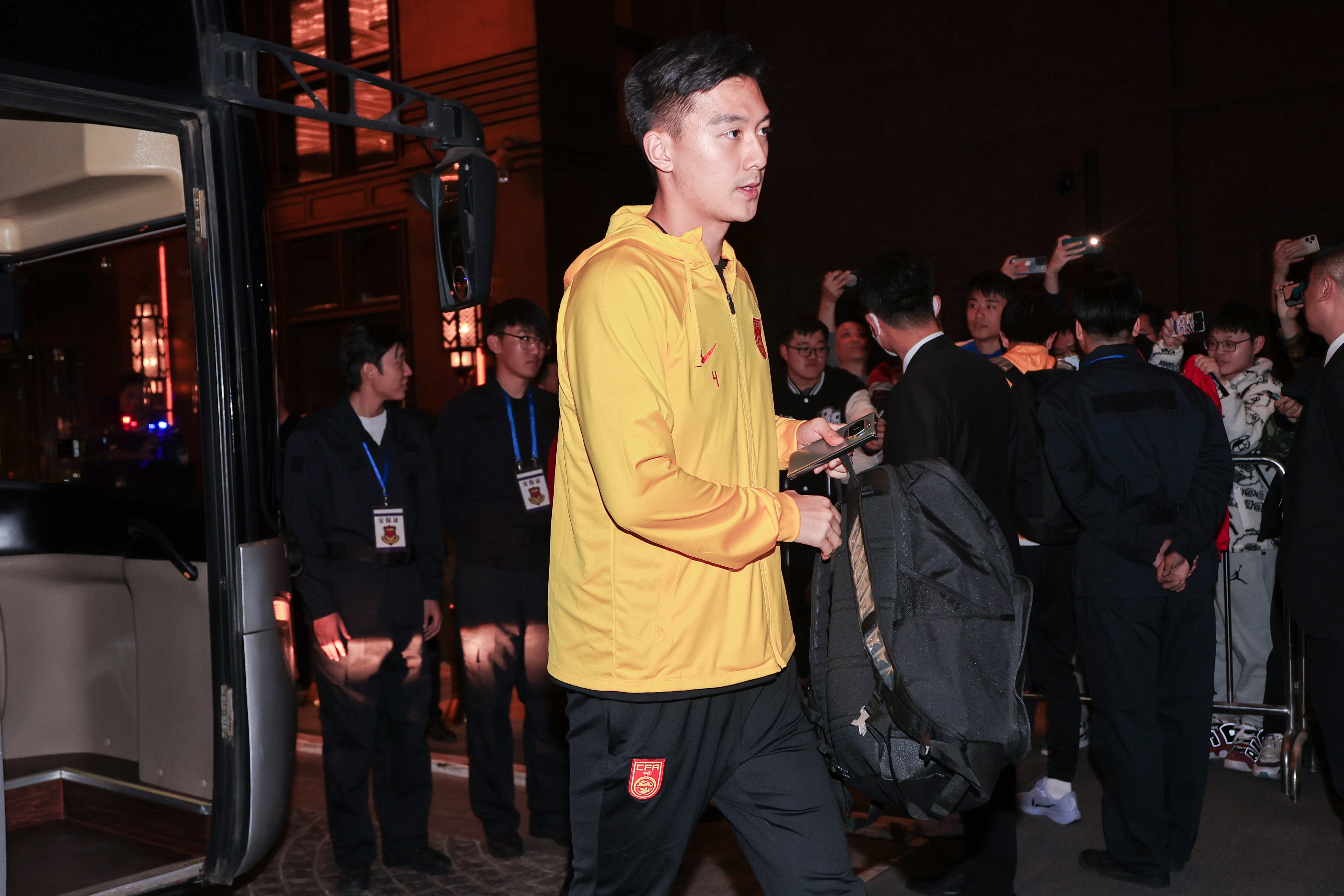 北青體育:5名申花球員赴駐地報到,國足14日訓練將集齊全部國腳