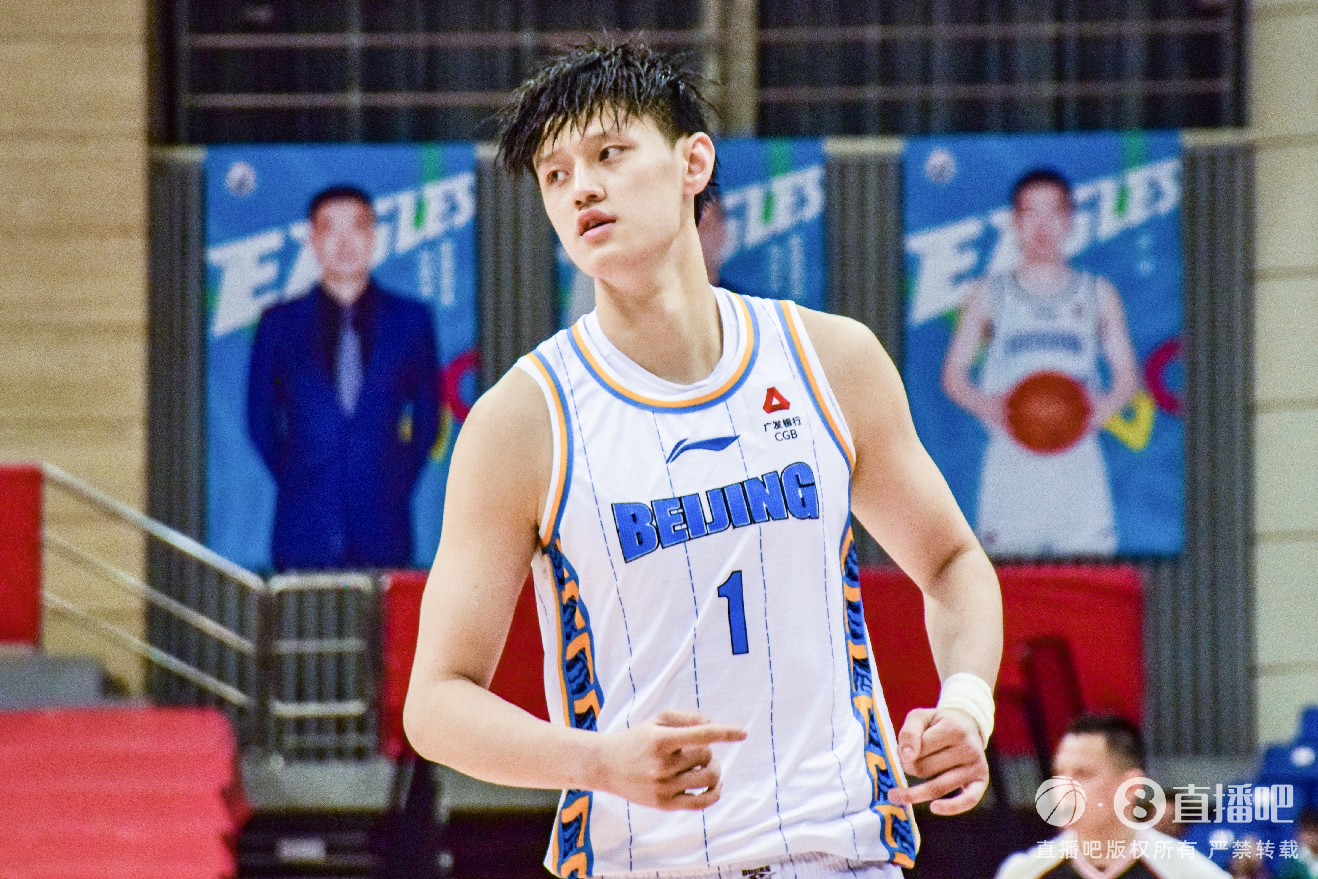 曾凡博3節10投6中&三分5中2輕取15分3板2助2帽 正負值+28全場最高