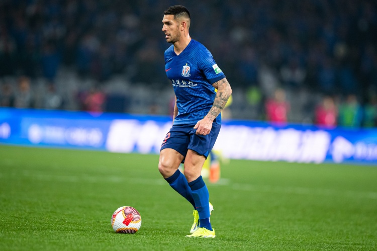 滬媒:路易斯是“全能戰士”,他缺陣時申花進攻總是雷聲大雨點小