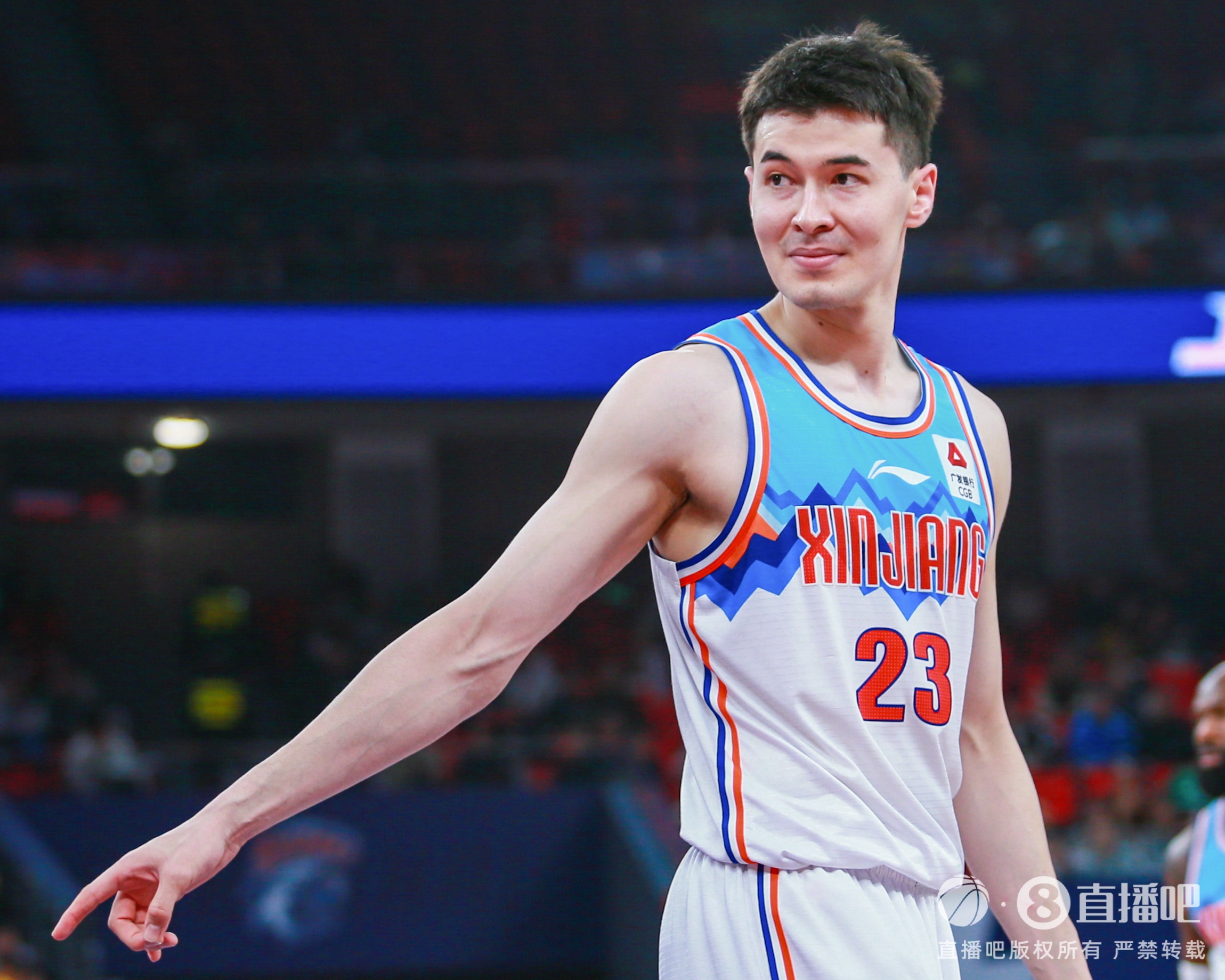 表現挺全面!阿不都沙拉木拿11分15板6助&搶5個前場板 正負值+18