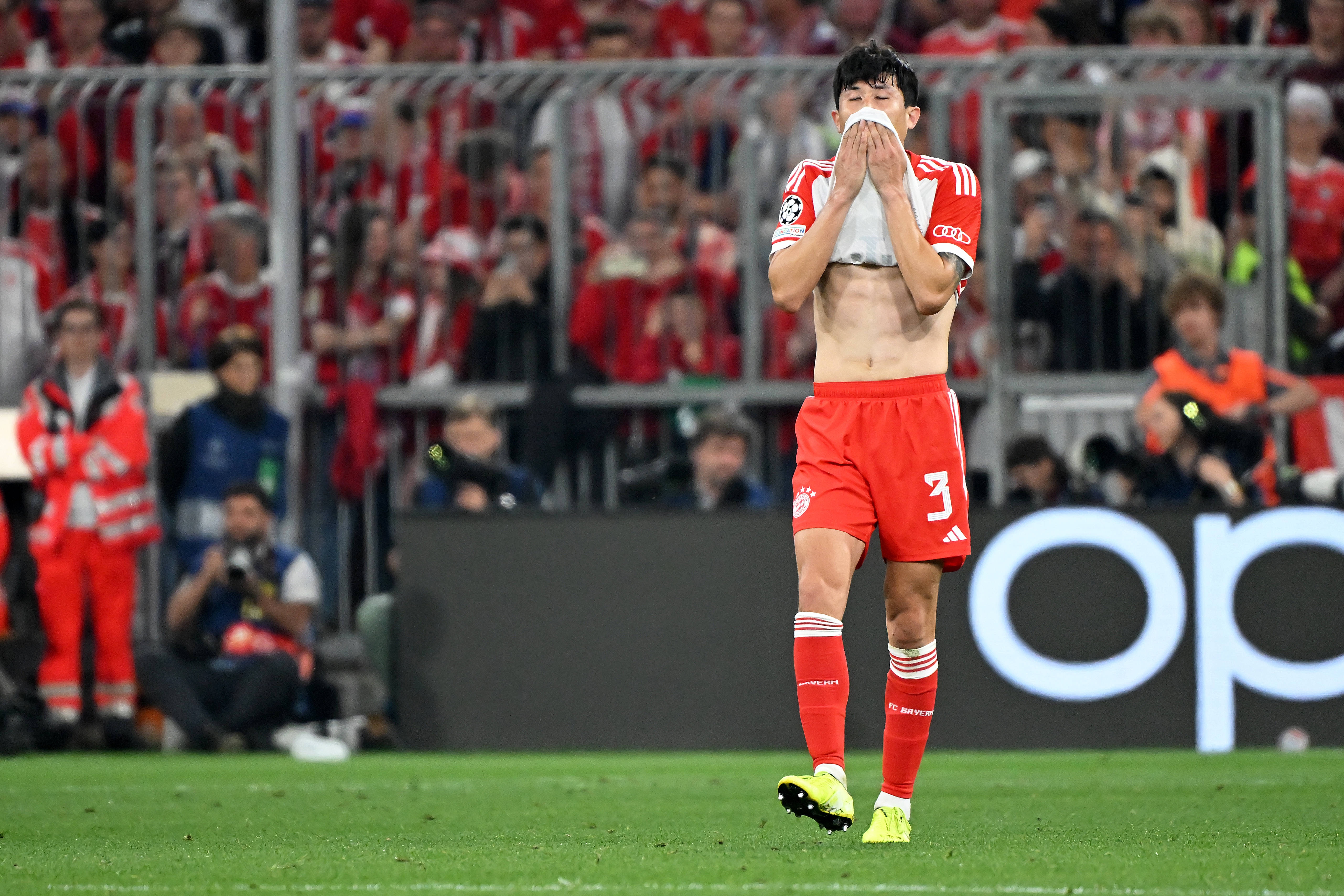 記者:金玟哉未完全傷愈需時(shí)間恢復(fù) 孔帕尼陷入人員選擇兩難境地