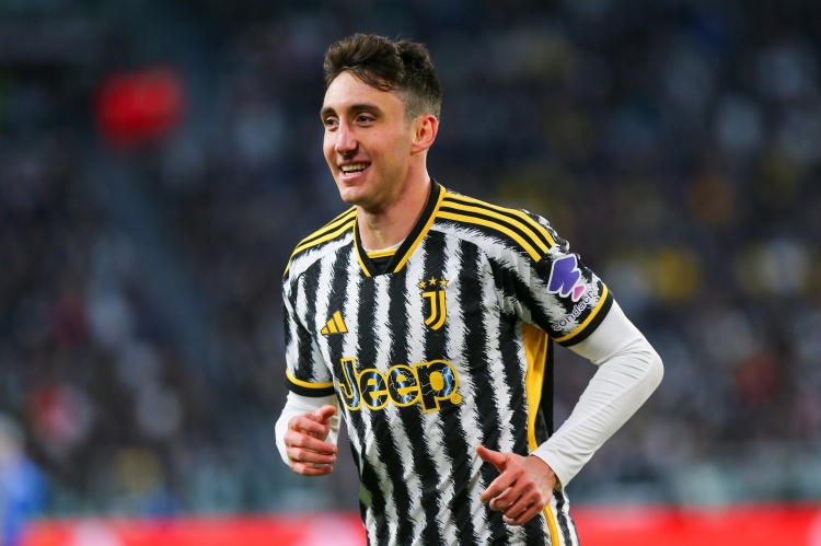 米體:解雇莫塔導致尤文財政漏洞變大,想賣坎比亞索等人換取資金