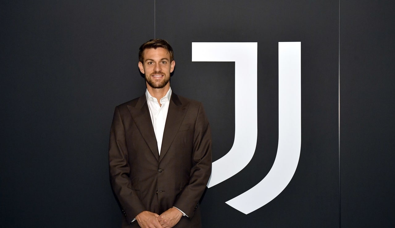 經紀人:魯加尼仍屬于尤文,還不清楚下賽季的情況