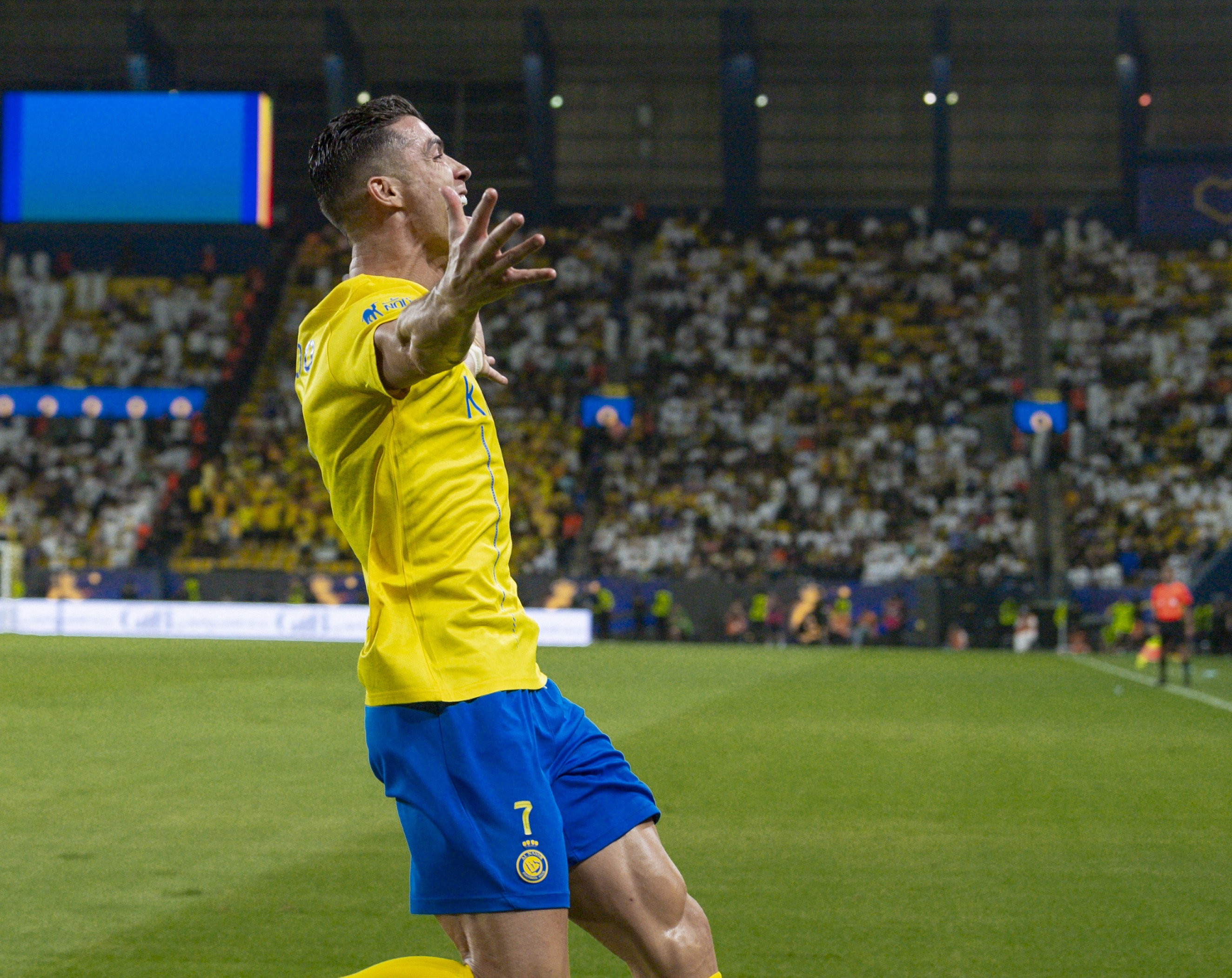 新月主帥：C羅是全世界所有球員的榜樣 他是100%的職業球員