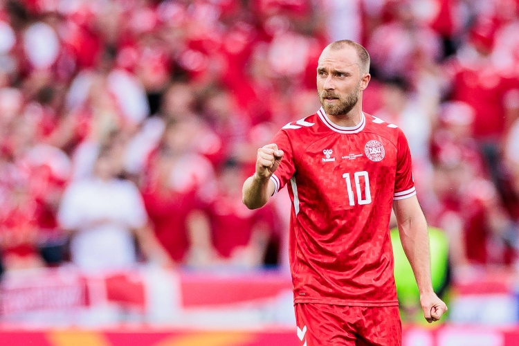 埃里克森為丹麥隊打進44球，追平約根森并列隊史射手榜第三