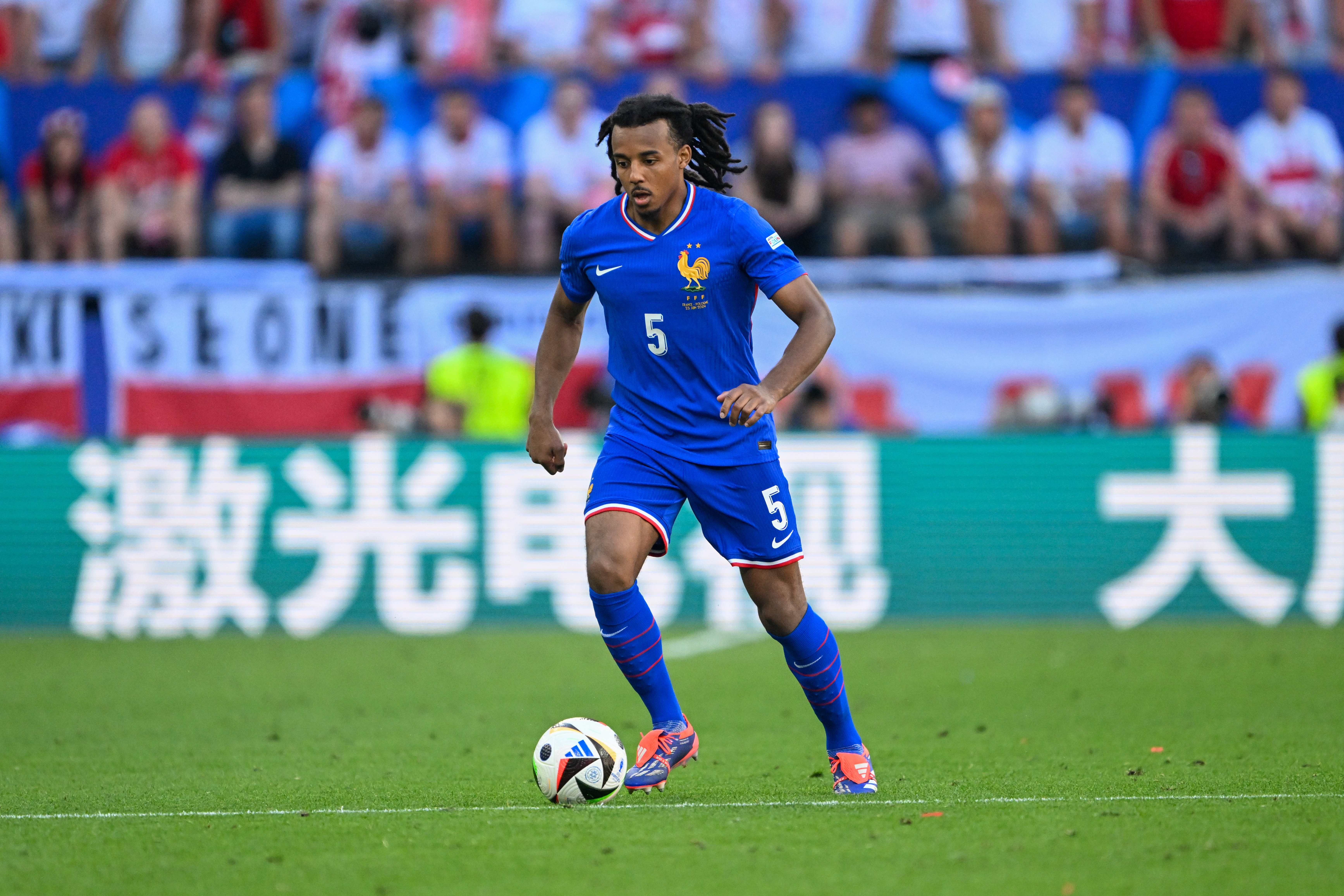 孔德:希望拉比奧特走出陰霾,球迷辱罵他和母親的行為越界了