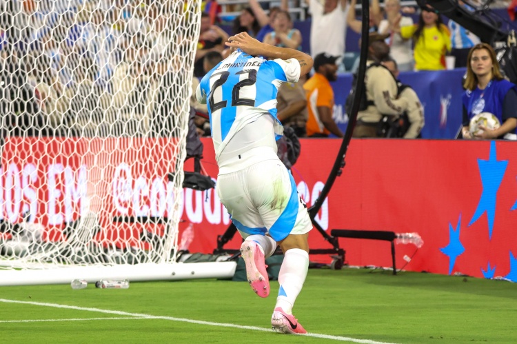 ESPN:勞塔羅-馬丁內斯肌肉有些問題,出戰烏拉圭存疑