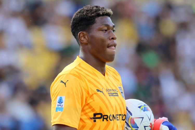 鈴木彩艷德轉最新身價達1400萬歐,是一年前的7倍