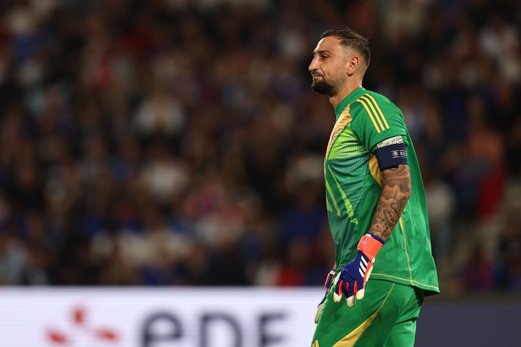 專家!多納魯馬職業生涯常規時間撲出15粒點球,撲點成功率26.3%